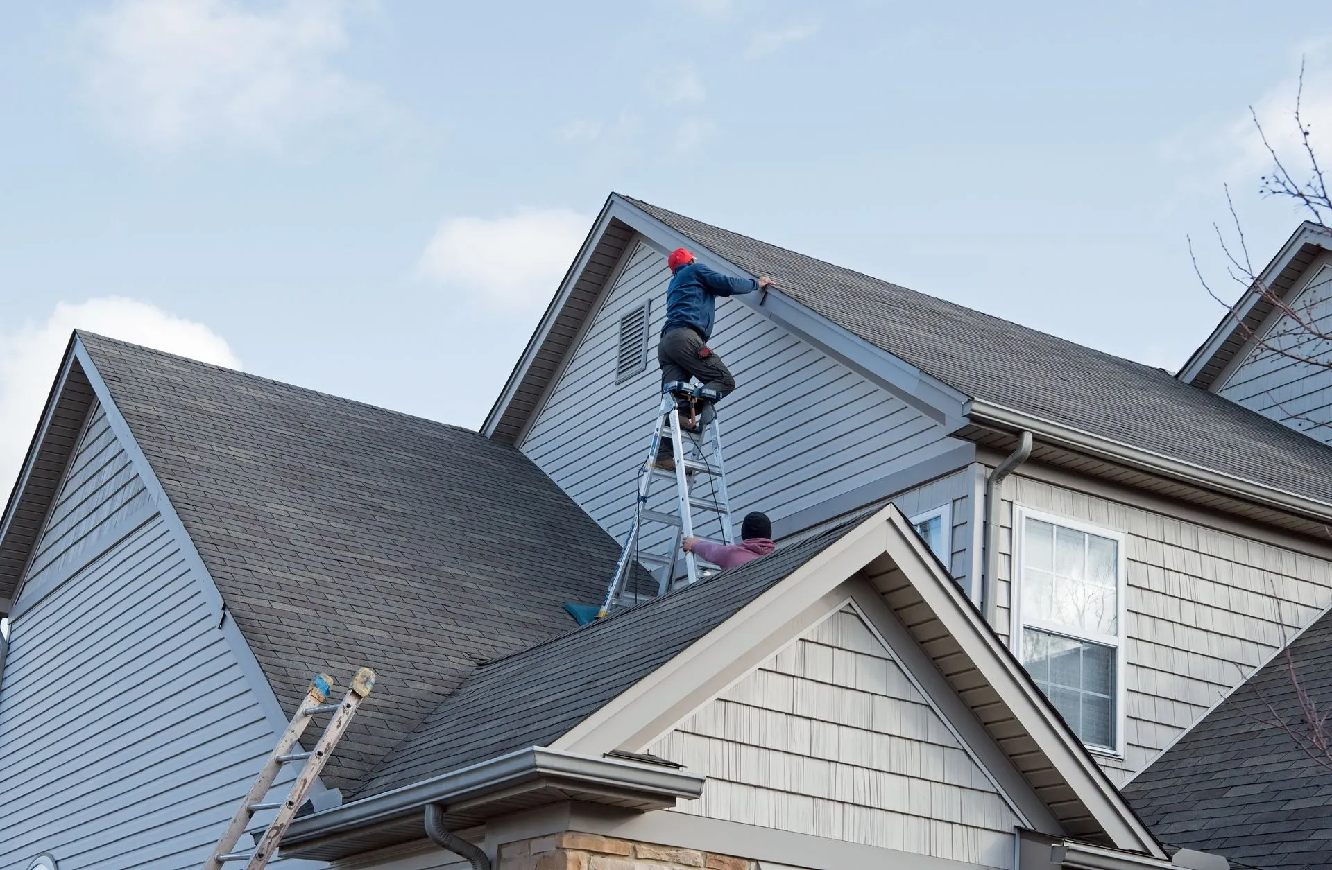 Professional roof installation services - new roof construction